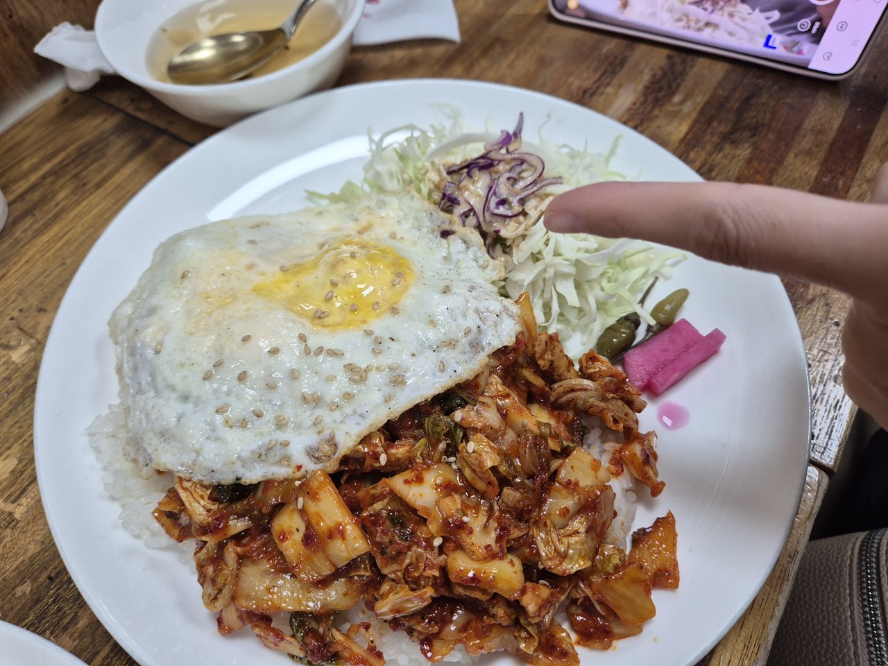 서문돈가스 김치덮밥 계란후라이